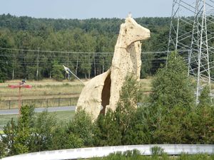 Die “Giraffe” dient als Kletterfelsen